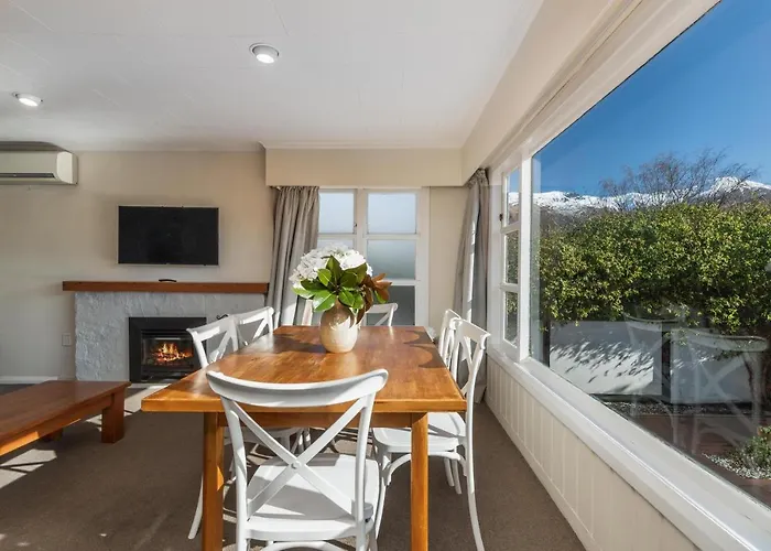 Townside Treat - * Wanaka